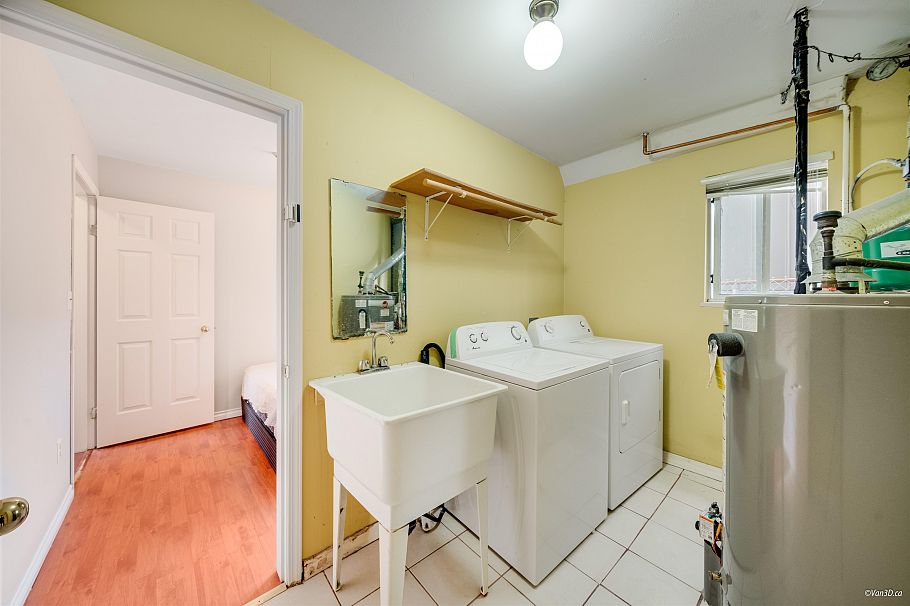 4021 Victoria Drive Vancouver, BC - 33