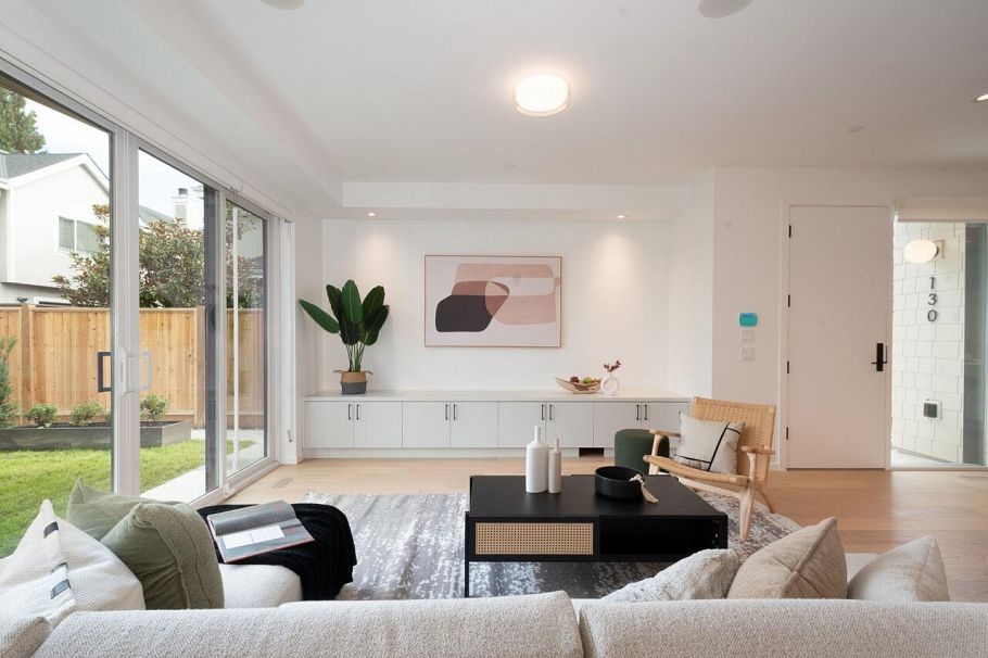 122 E 17th Avenue Vancouver, BC - 7