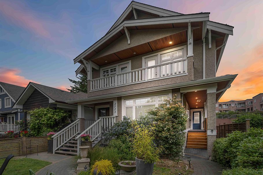 2721 W 5th Avenue Vancouver, BC - 1