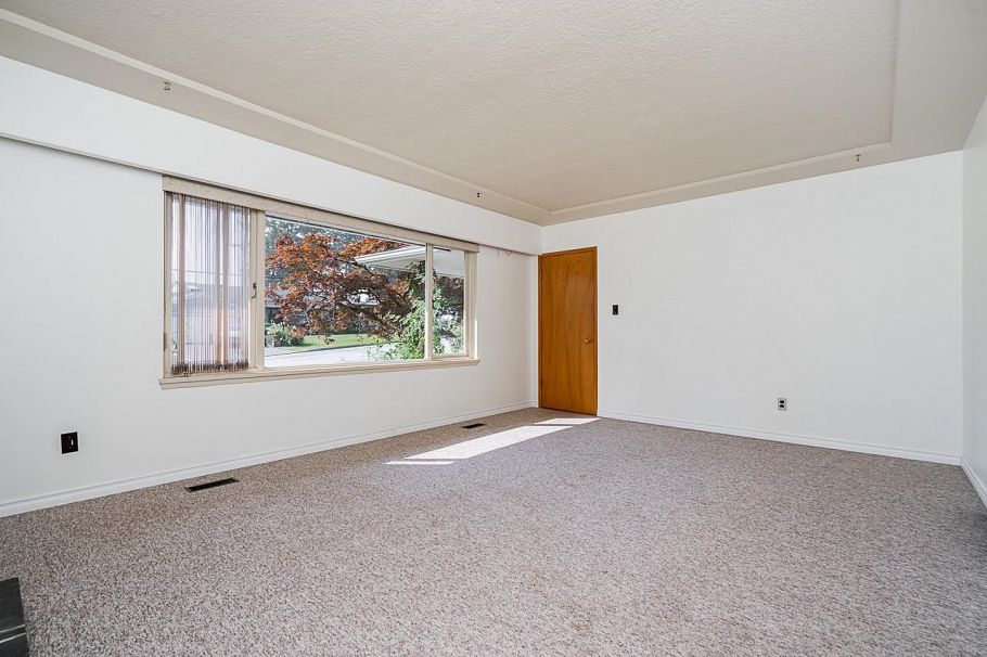 1302 Lennox Street North Vancouver, BC - 13