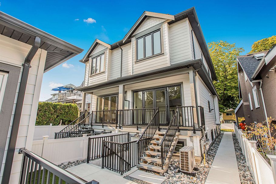 3336 W 14th Avenue Vancouver, BC - 5