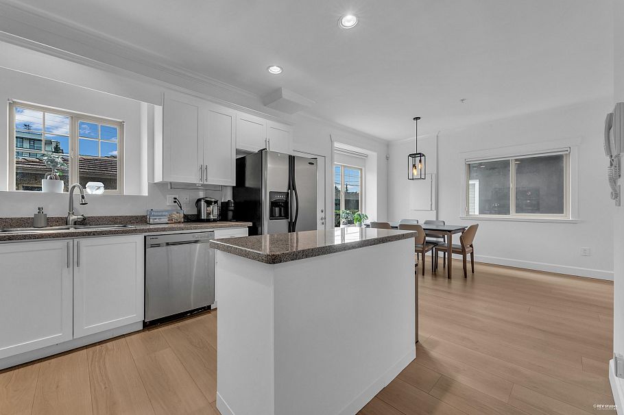 8436 Osler Street Vancouver, BC - 14