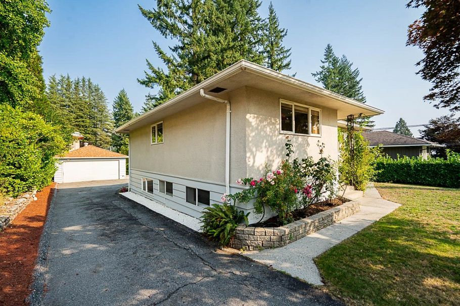 1302 Lennox Street North Vancouver, BC - 5