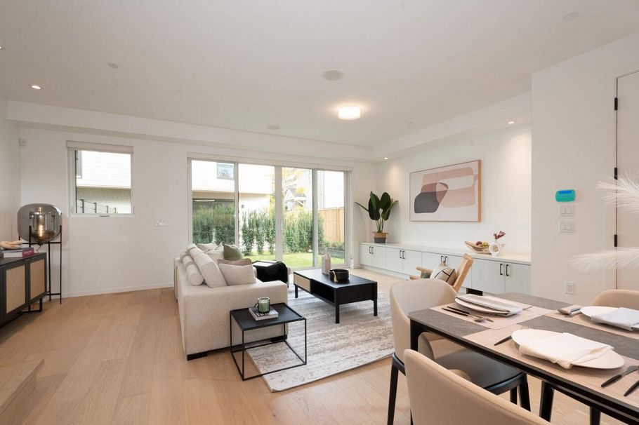 122 E 17th Avenue Vancouver, BC - 4