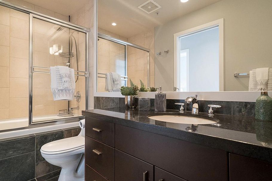 201 1233 W Cordova Street Vancouver, BC - 5