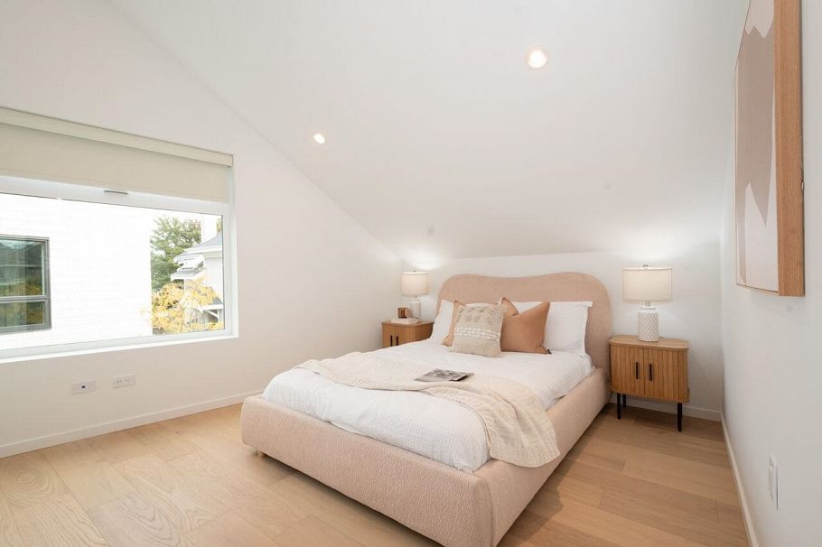 122 E 17th Avenue Vancouver, BC - 29