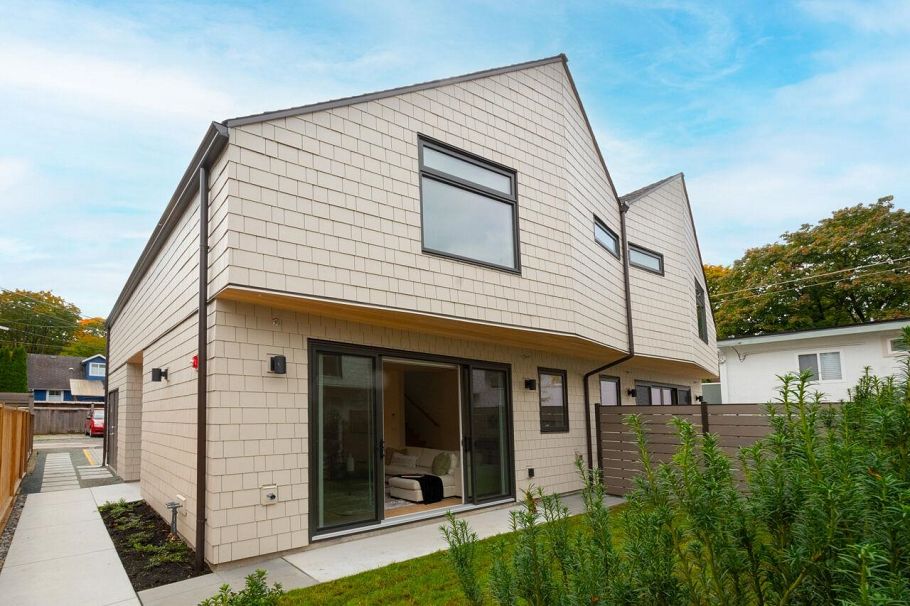 122 E 17th Avenue Vancouver, BC - 1