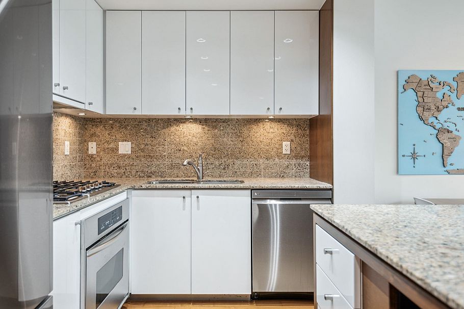 605 1005 Beach Avenue Vancouver, BC - 5