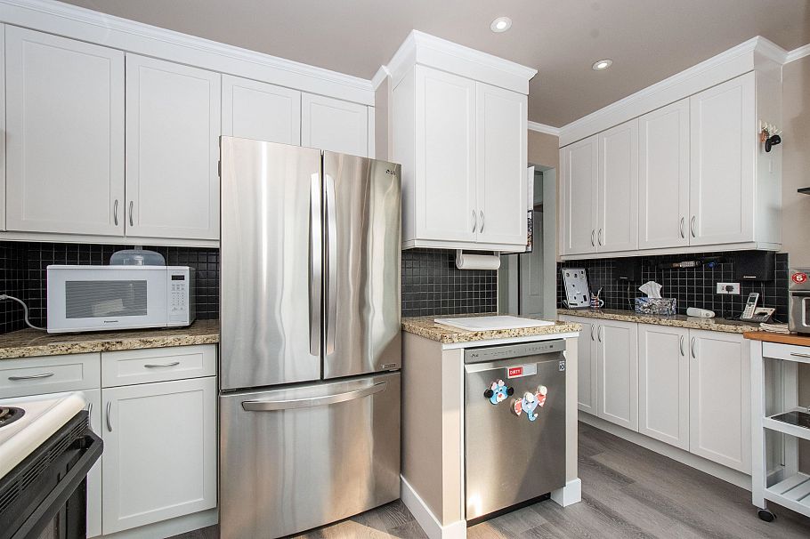 847 E 13th Street North Vancouver, BC - 11