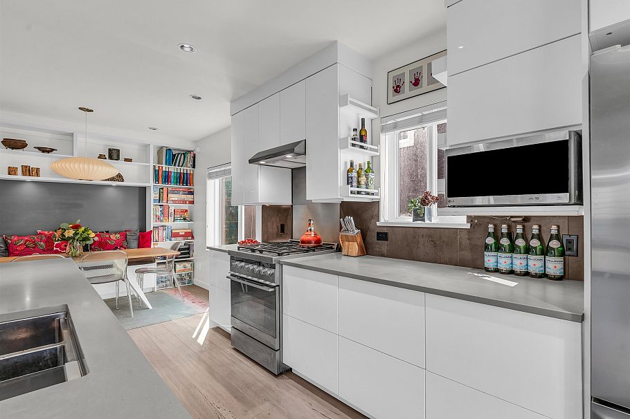 661 W 20th Avenue Vancouver, BC - 9