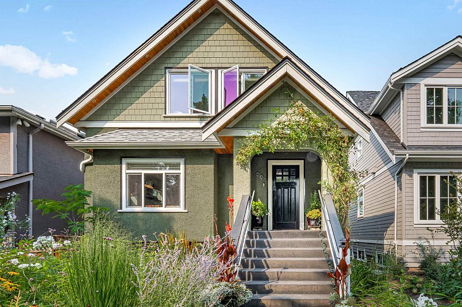 661 W 20th Avenue Vancouver, BC - 1