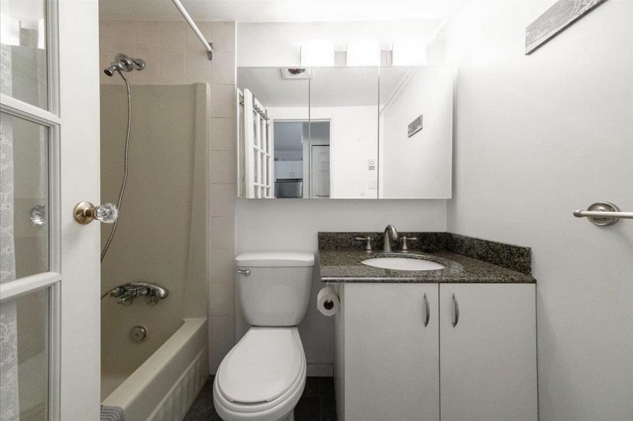 206 2255 Eton Street Vancouver, BC - 21