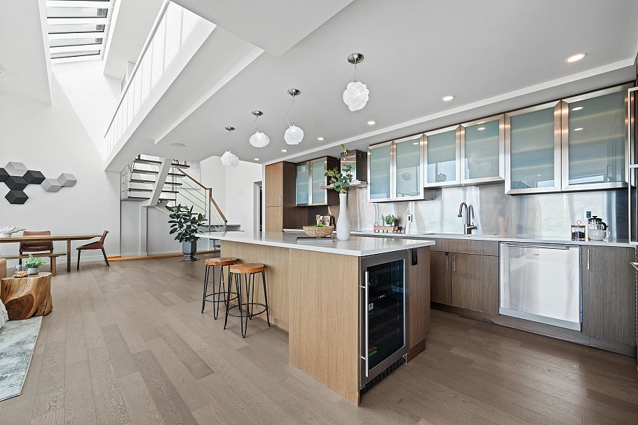 2403 1500 Howe Street Vancouver, BC - 16