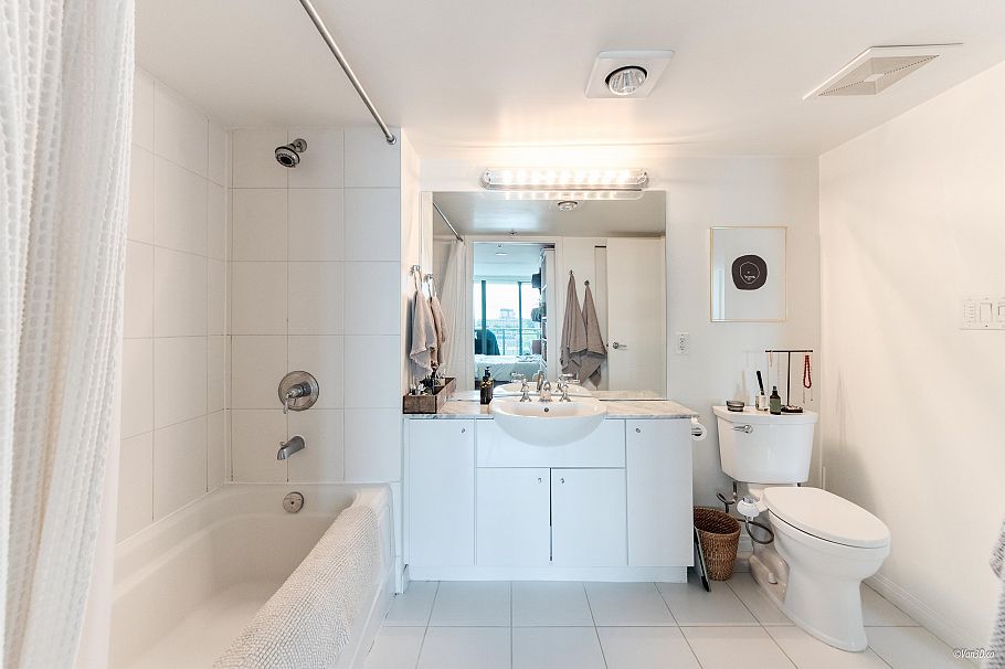 1002 188 E Esplanade Esplanade North Vancouver, BC - 17