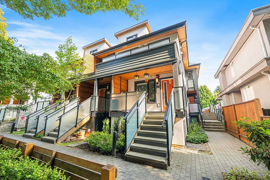 2745 Ward Street Vancouver, BC - 14