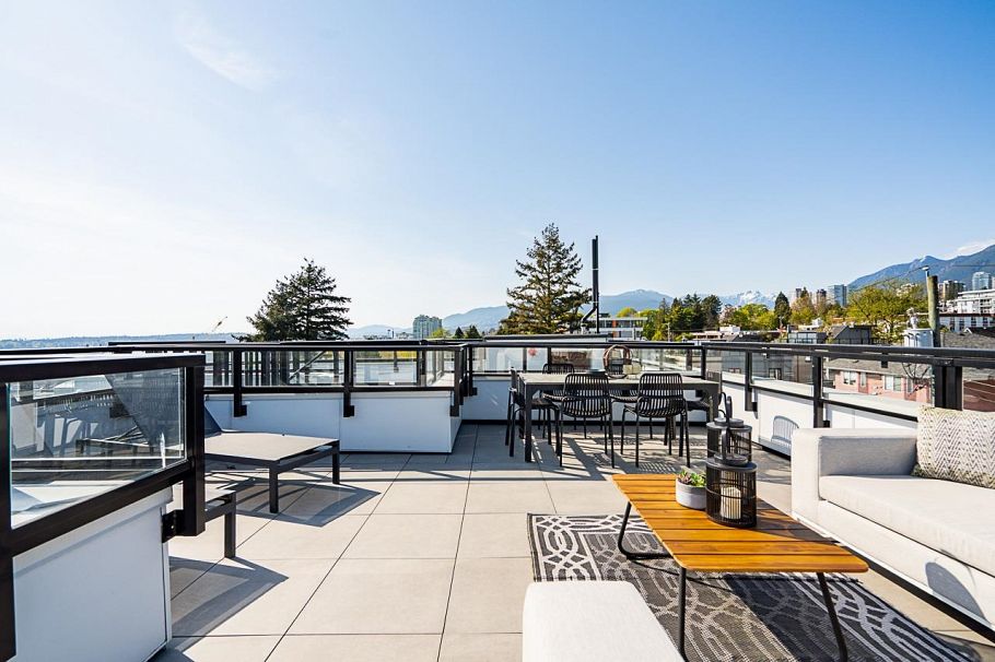 2 434 E 1st Street North Vancouver, BC - 37