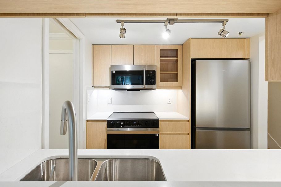 19 2885 E Kent Avenue North Vancouver, BC - 4