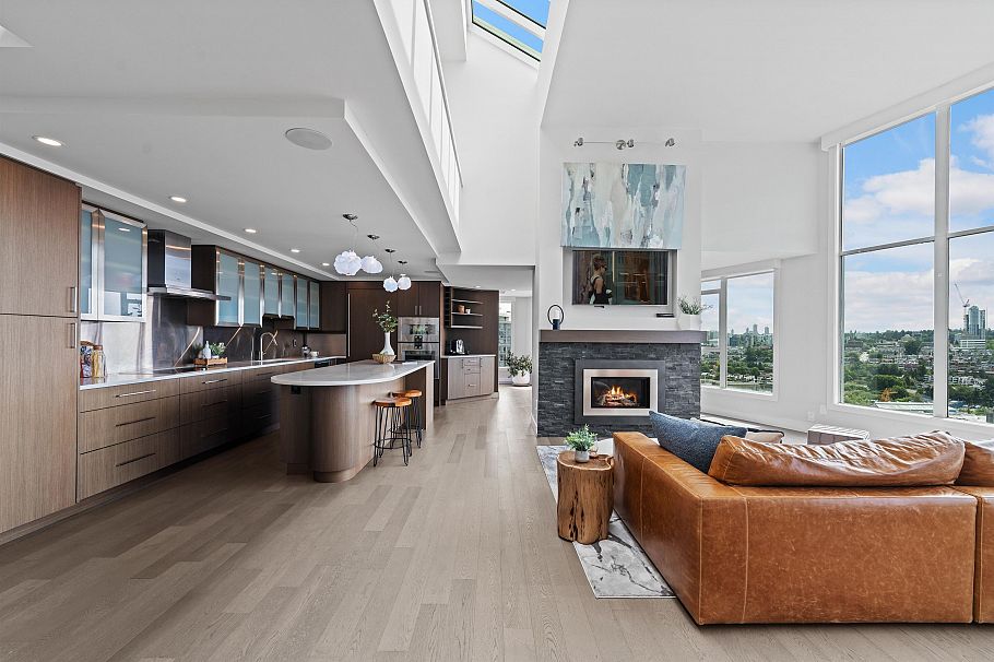 2403 1500 Howe Street Vancouver, BC - 9