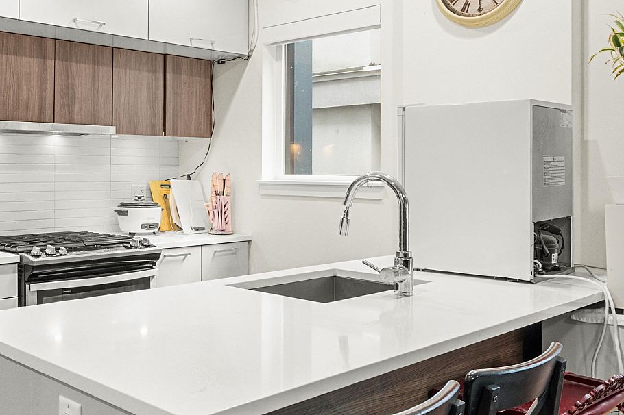 2745 Ward Street Vancouver, BC - 4