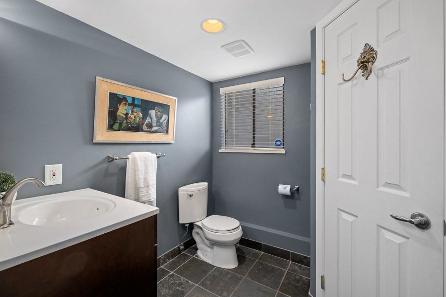 3690 Rutherford Crescent North Vancouver, BC - 24