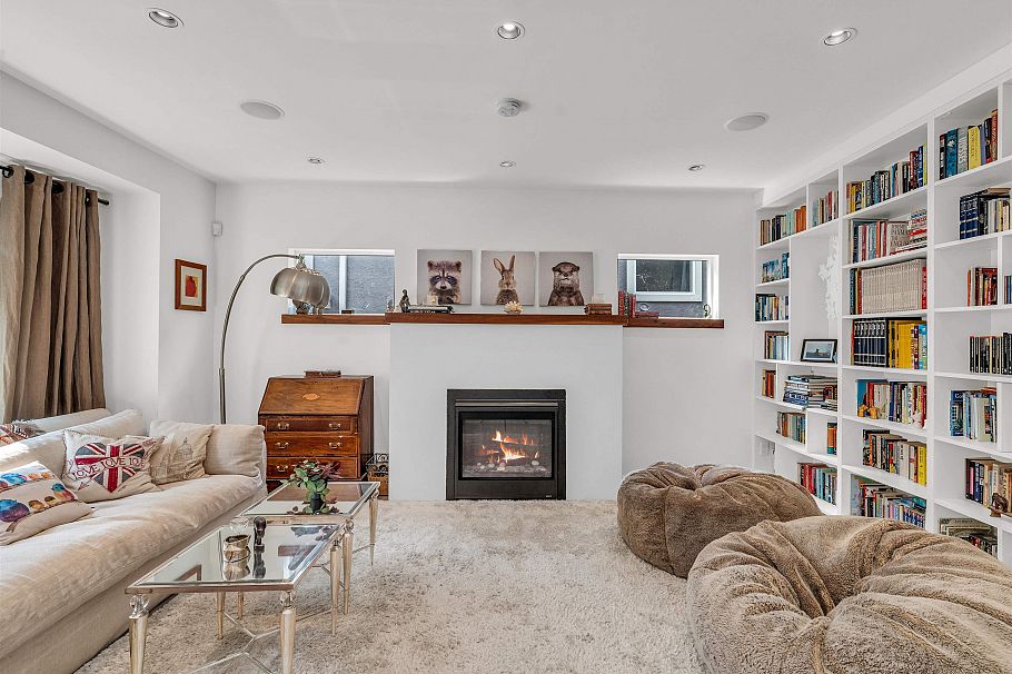 661 W 20th Avenue Vancouver, BC - 3