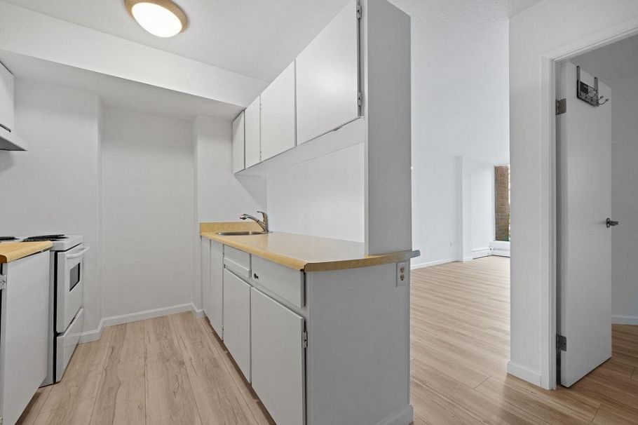 222 1333 Hornby Street Vancouver, BC - 16