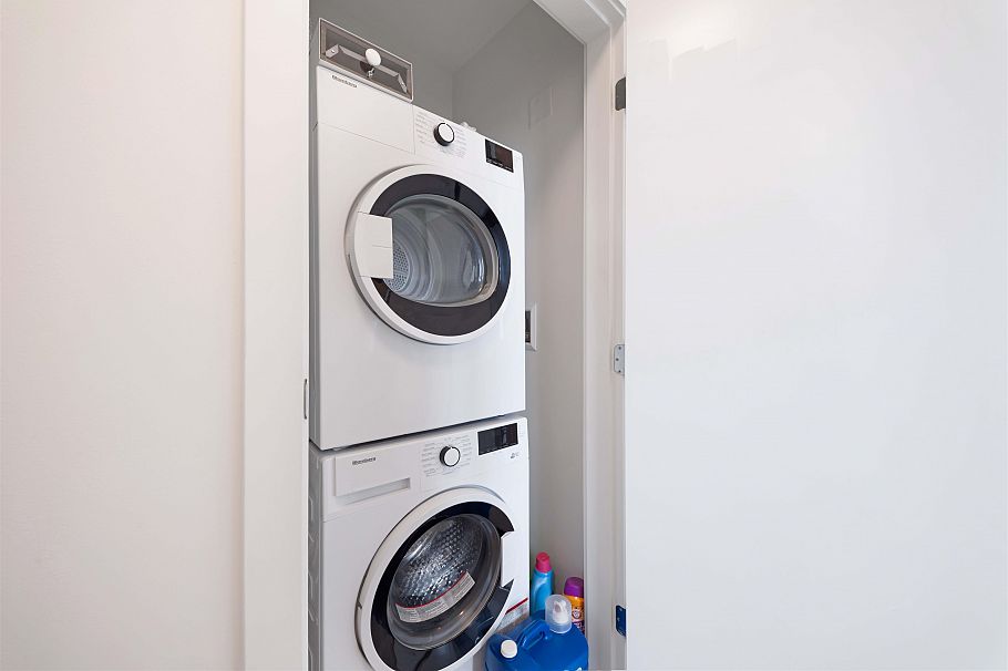 1604 1471 Hunter Street North Vancouver, BC - 22