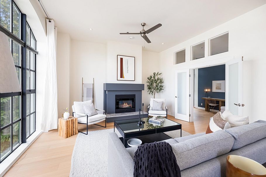 202 4590 Earles Street Vancouver, BC - 4