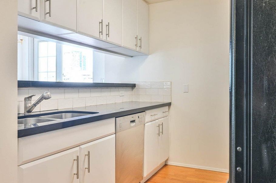 604 1508 Mariner Walk Vancouver, BC - 10