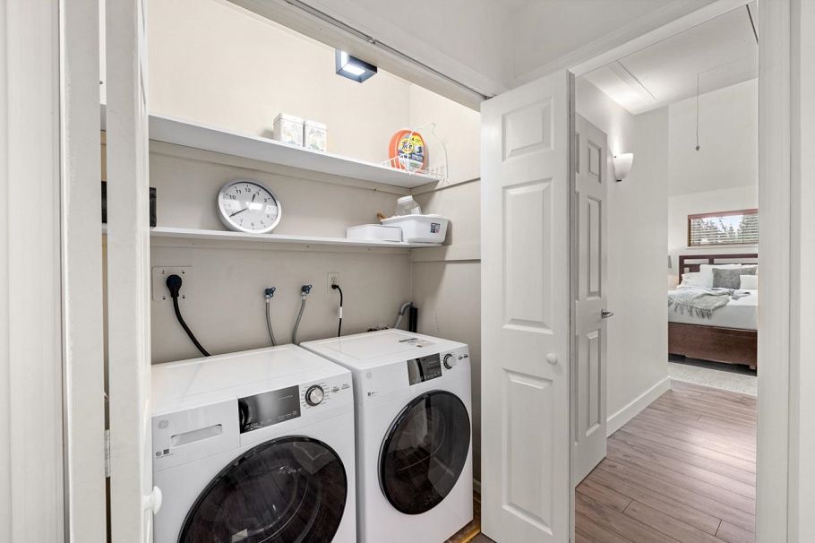 3690 Rutherford Crescent North Vancouver, BC - 33