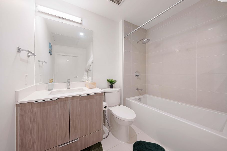 1604 1471 Hunter Street North Vancouver, BC - 20