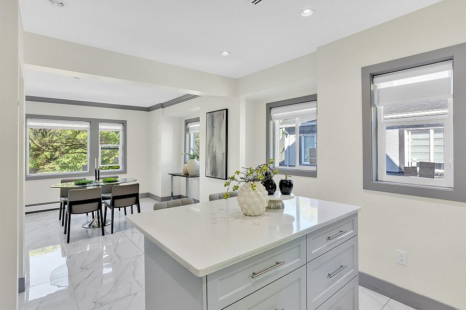 1008 E 24th Avenue Vancouver, BC - 9