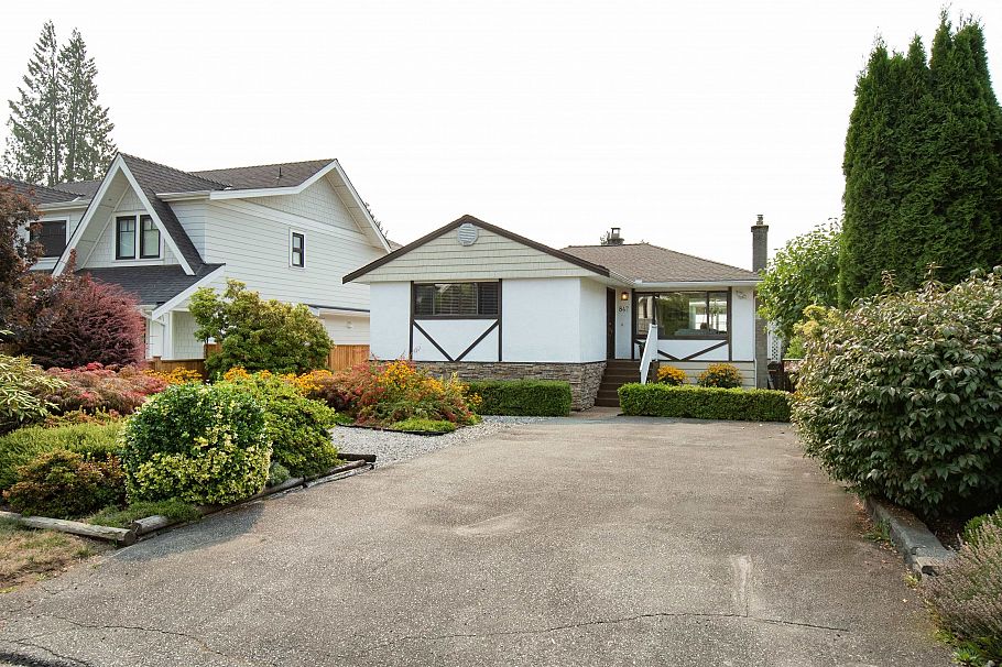 847 E 13th Street North Vancouver, BC - 1