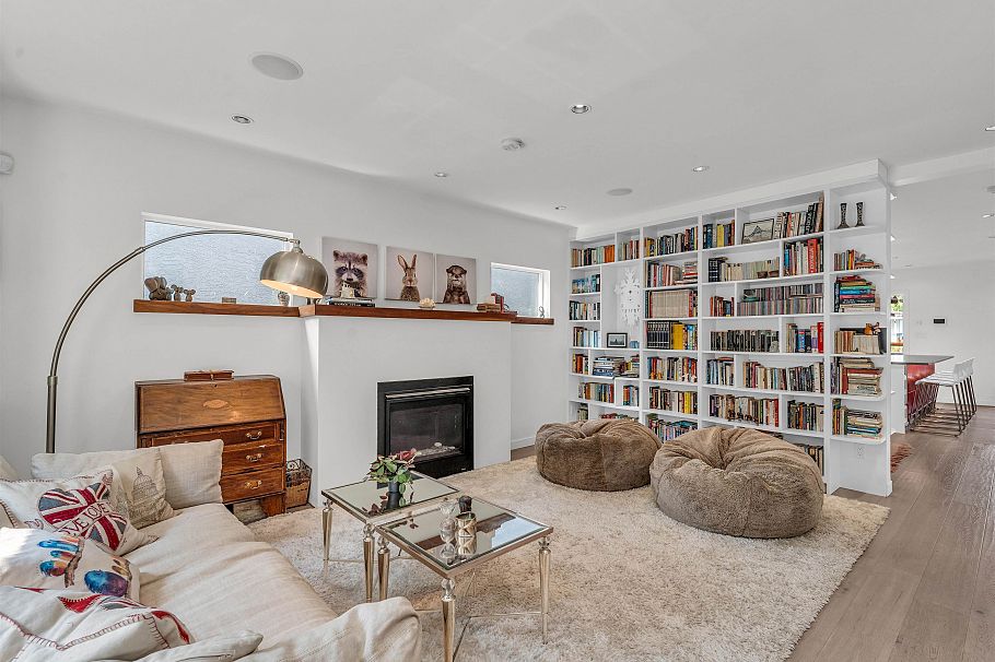 661 W 20th Avenue Vancouver, BC - 2