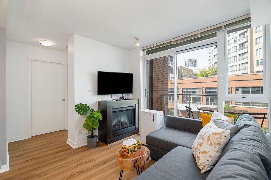 517 618 Abbott Street Vancouver, BC - 3