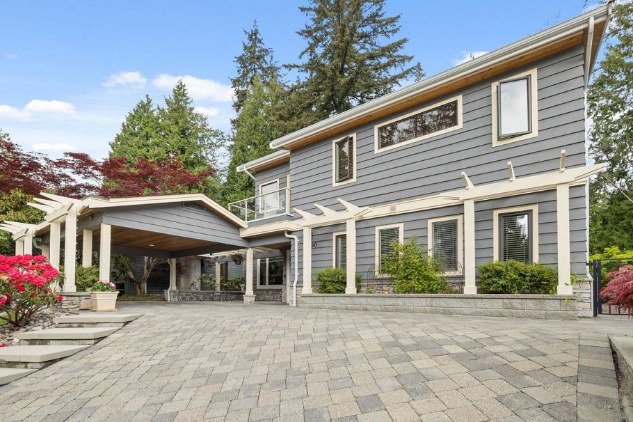 3690 Rutherford Crescent North Vancouver, BC - 2