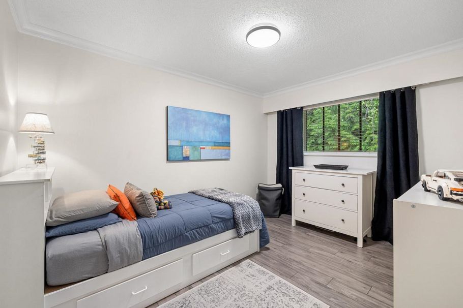 3690 Rutherford Crescent North Vancouver, BC - 28