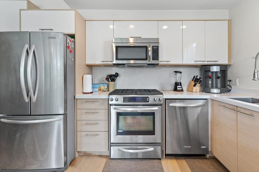 3197 St. George Street Vancouver, BC - 5