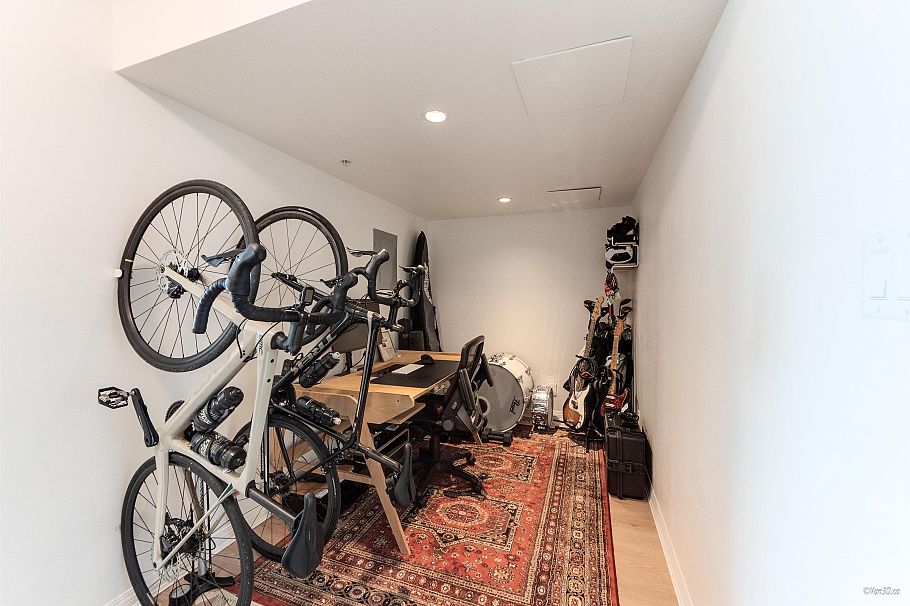 1002 188 E Esplanade Esplanade North Vancouver, BC - 16