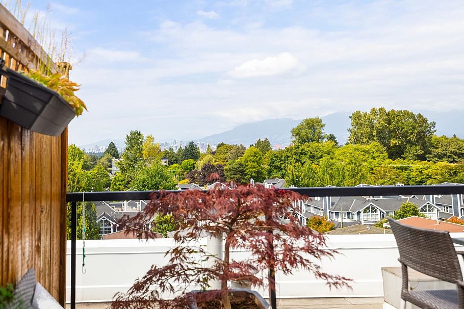 202 4590 Earles Street Vancouver, BC - 25