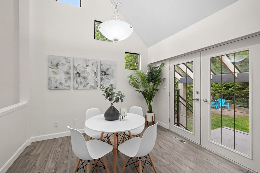 3690 Rutherford Crescent North Vancouver, BC - 12