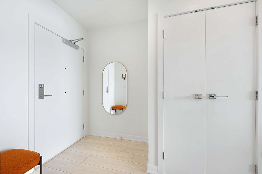 1604 1471 Hunter Street North Vancouver, BC - 4