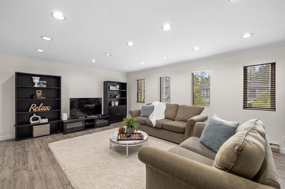 3690 Rutherford Crescent North Vancouver, BC - 23