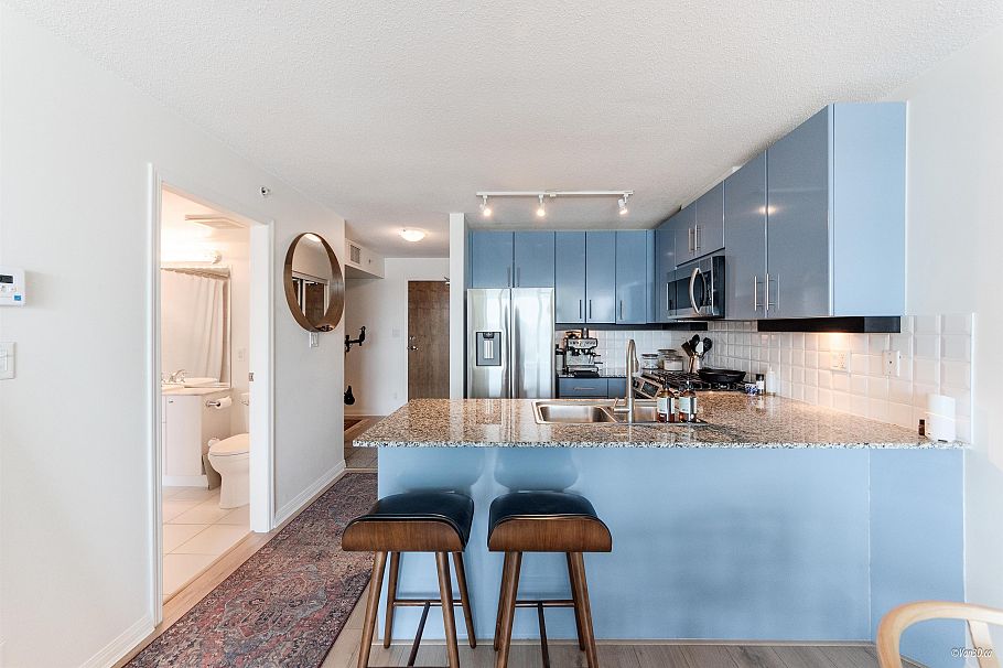 1002 188 E Esplanade Esplanade North Vancouver, BC - 9