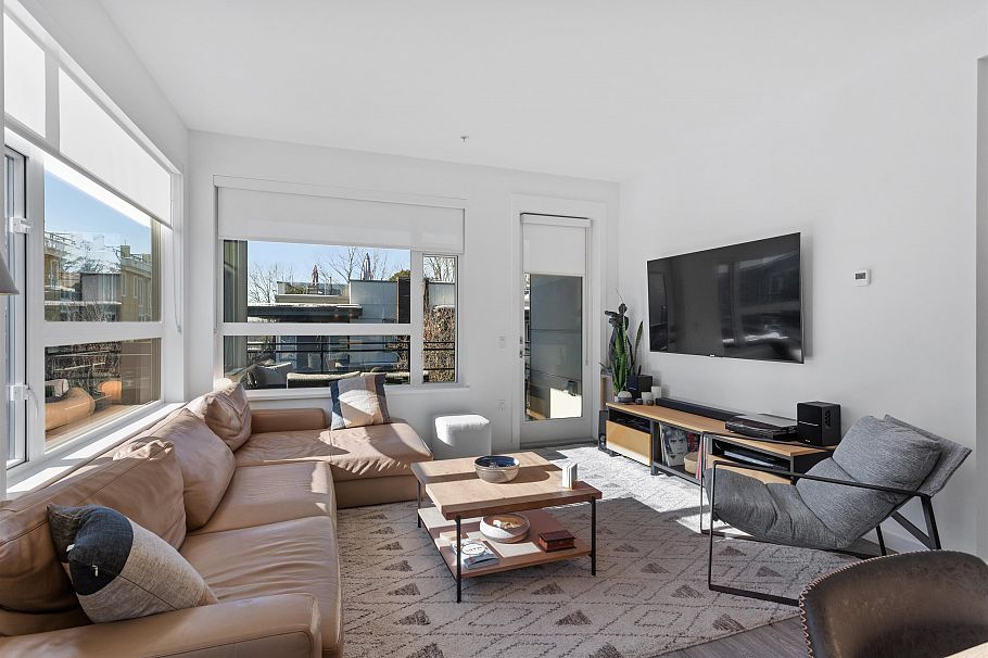 204 715 W 15th Street North Vancouver, BC - 4