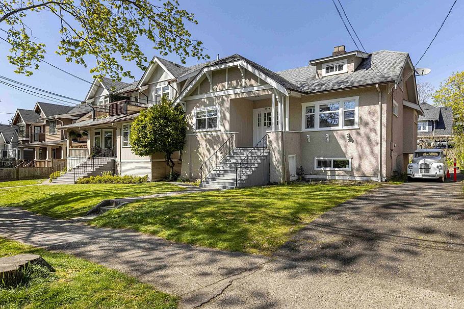 2325 W 8th Avenue Vancouver, BC - 2