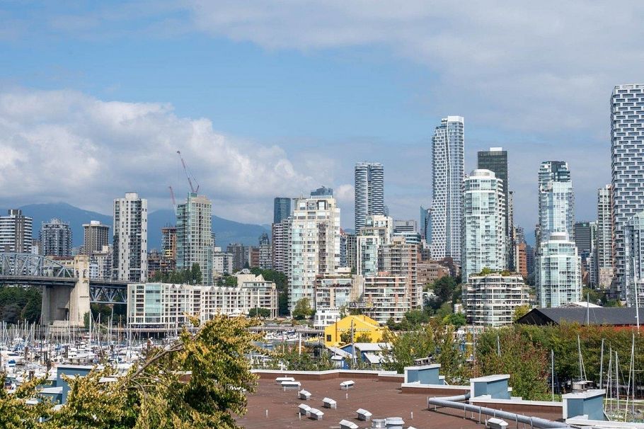 604 1508 Mariner Walk Vancouver, BC - 2