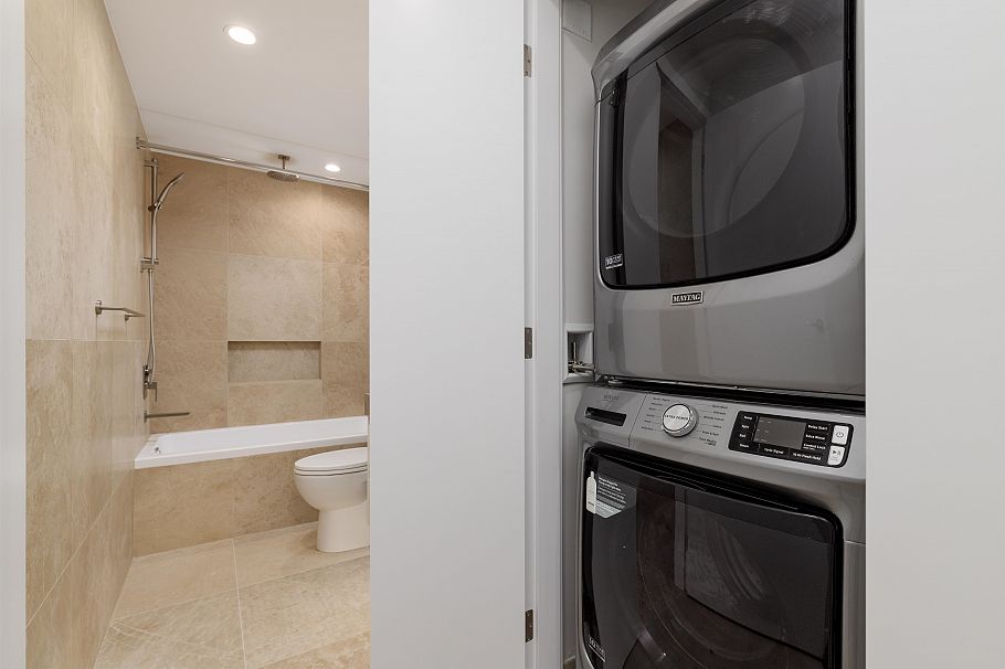 2401 7433 Cambie Street Vancouver, BC - 9