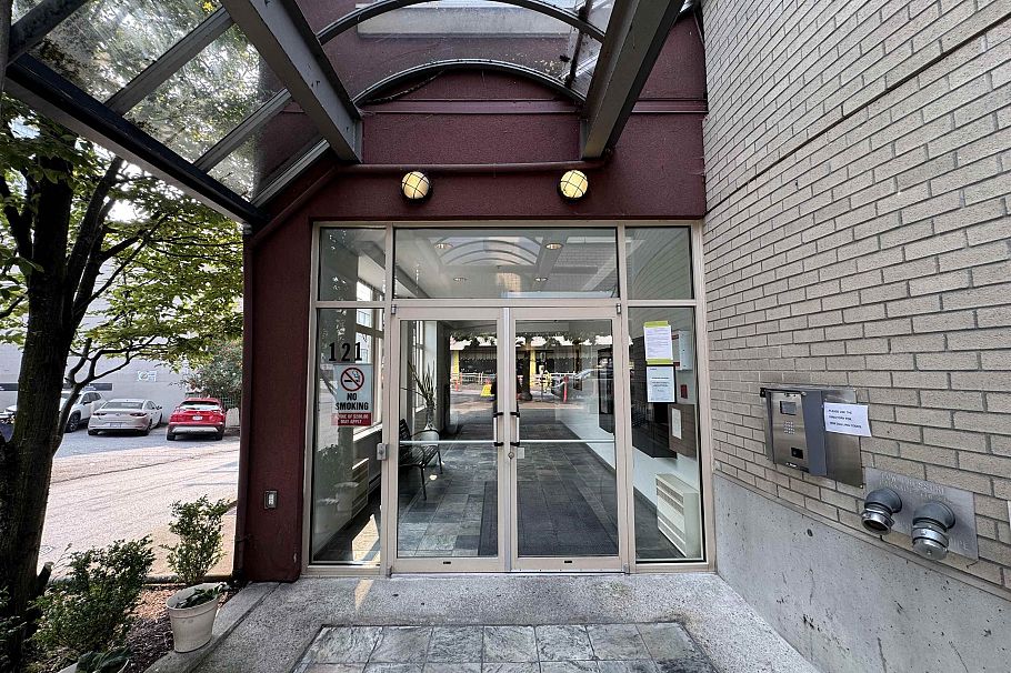 1503 121 W 15th Street North Vancouver, BC - 18