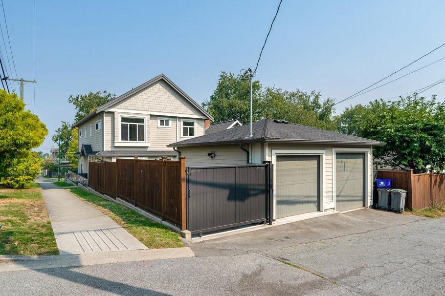 5222 Argyle Street Vancouver, BC - 4